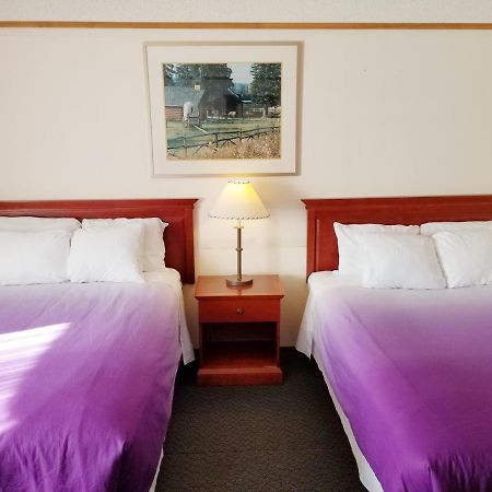Moosomin Country Squire Inn Екстер'єр фото
