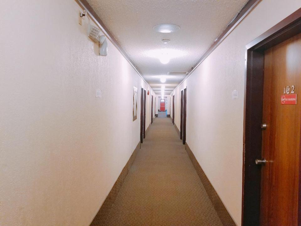 Moosomin Country Squire Inn Екстер'єр фото