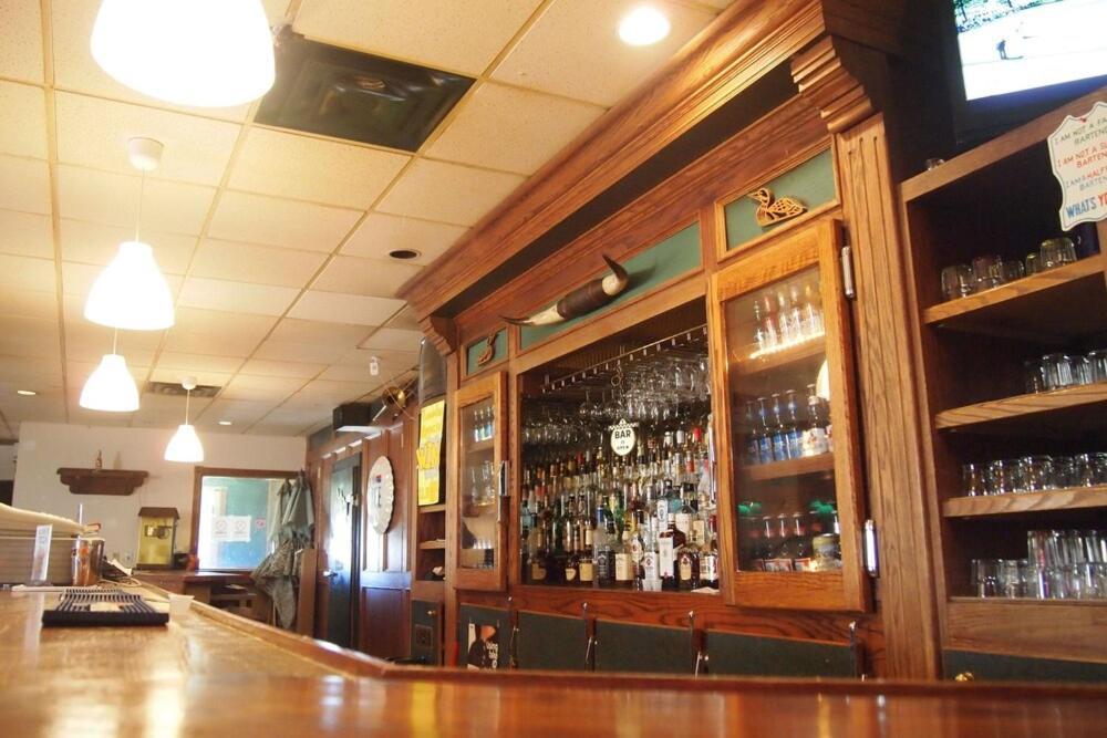 Moosomin Country Squire Inn Екстер'єр фото