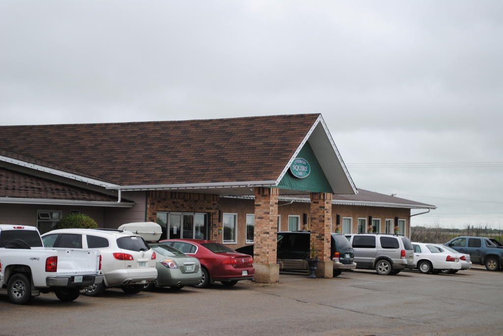 Moosomin Country Squire Inn Екстер'єр фото
