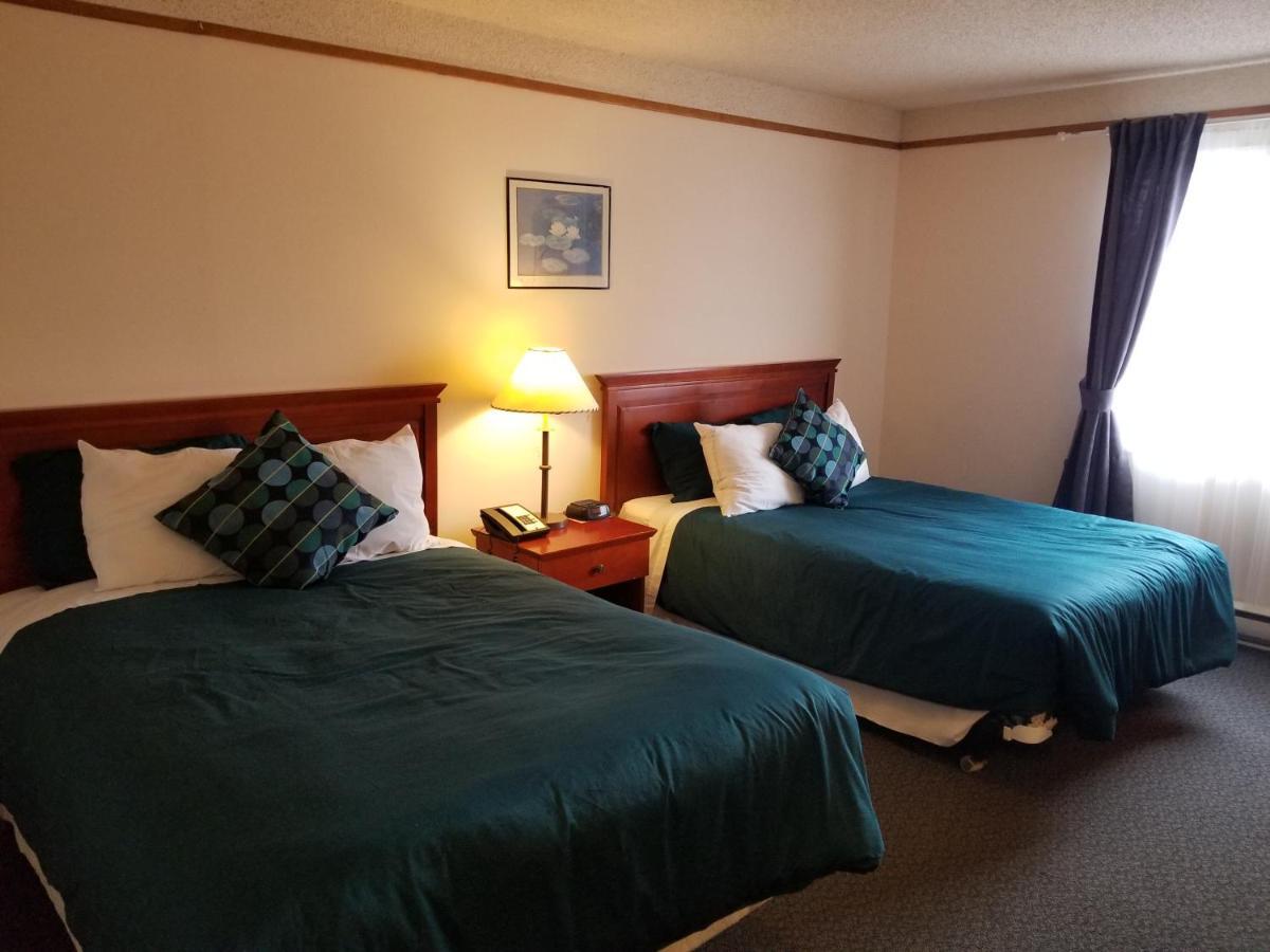 Moosomin Country Squire Inn Екстер'єр фото