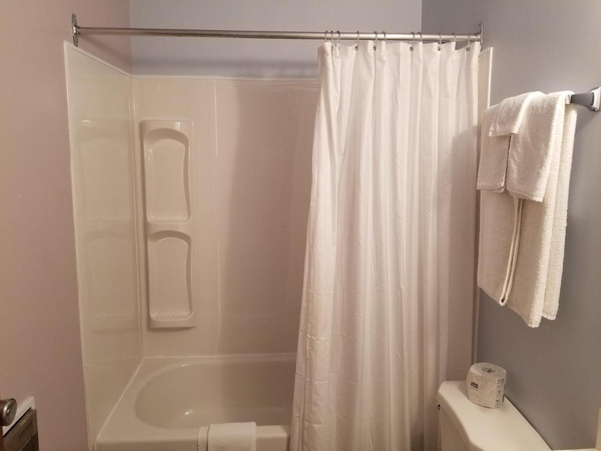 Moosomin Country Squire Inn Екстер'єр фото